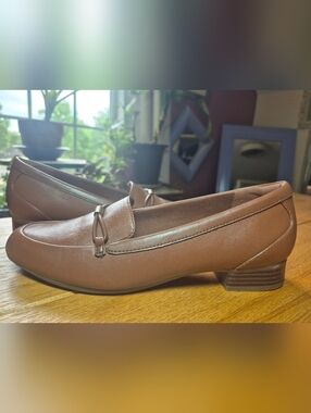 Clarks Collection Leather Slip-On Loafer - Juliet Shine - Size 8